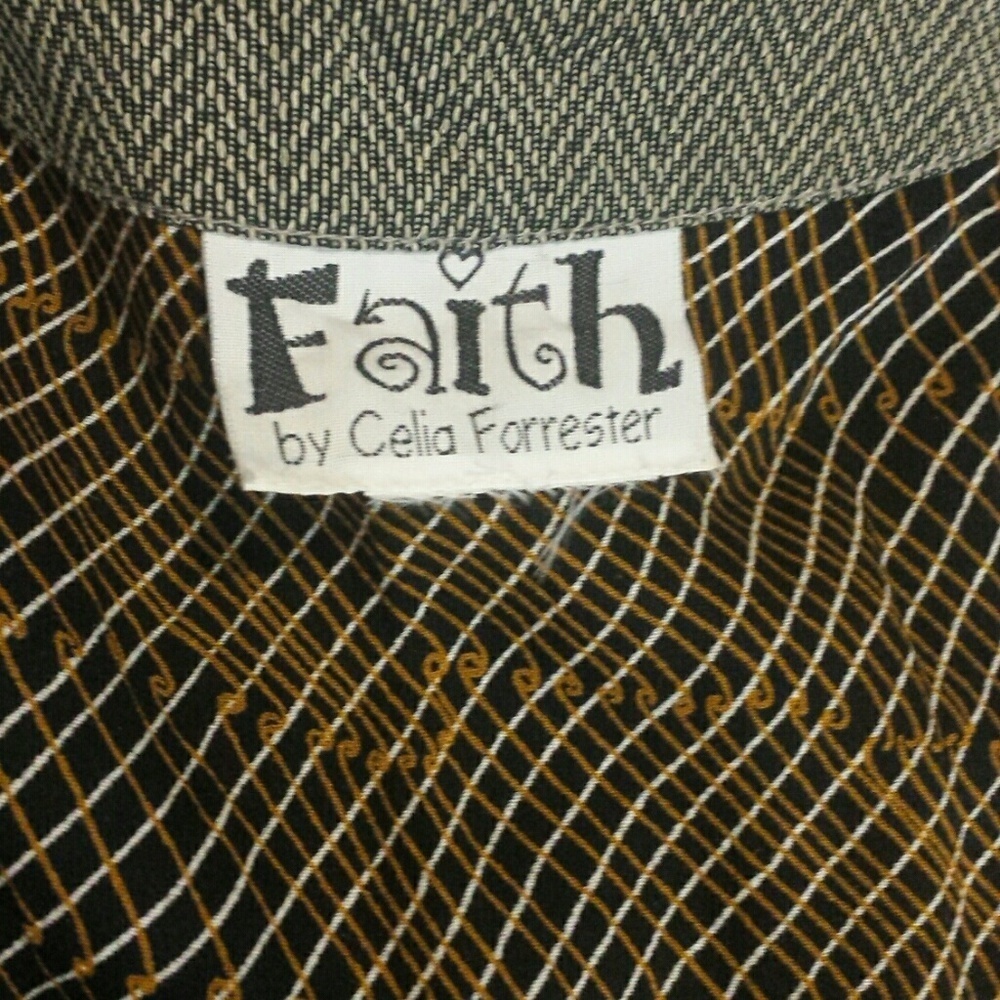 💕FAITH* VEST - Picture 4 of 4